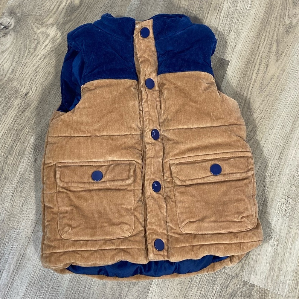 Tommy Bahama Kids Tan and Navy Corduroy Puffer Vest button front with pockets 2T